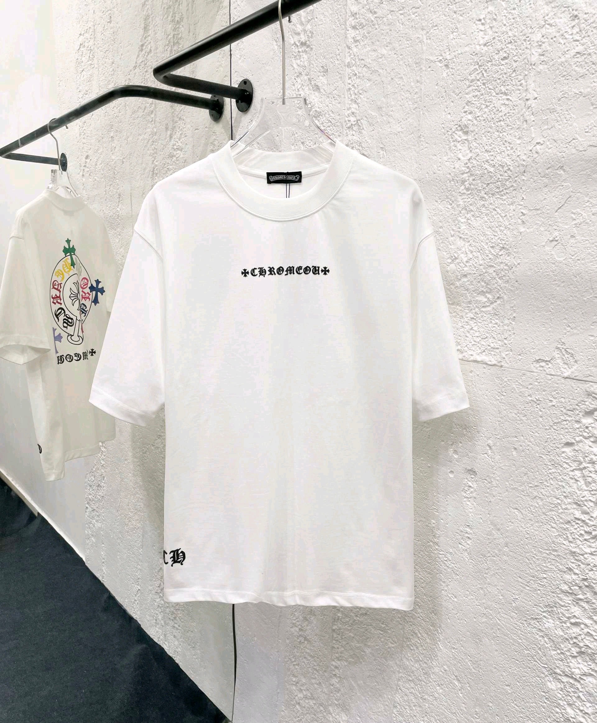 【ストリート感抜群】Chrome Hearts/クロムハーツ 2026夏限定 クロスデザインTシャツ ブラック/ホワイト HT-26S04