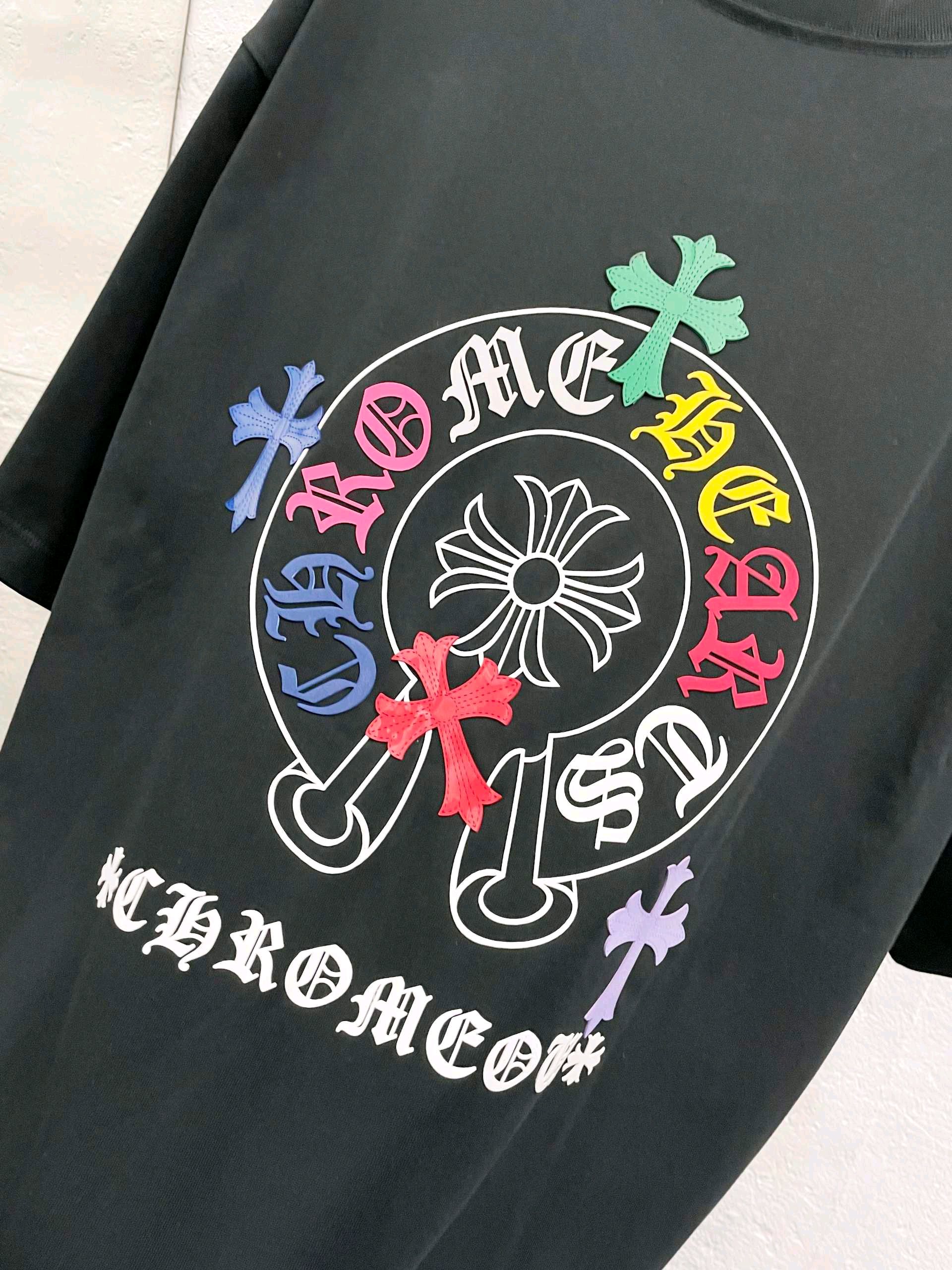 【ストリート感抜群】Chrome Hearts/クロムハーツ 2026夏限定 クロスデザインTシャツ ブラック/ホワイト HT-26S04