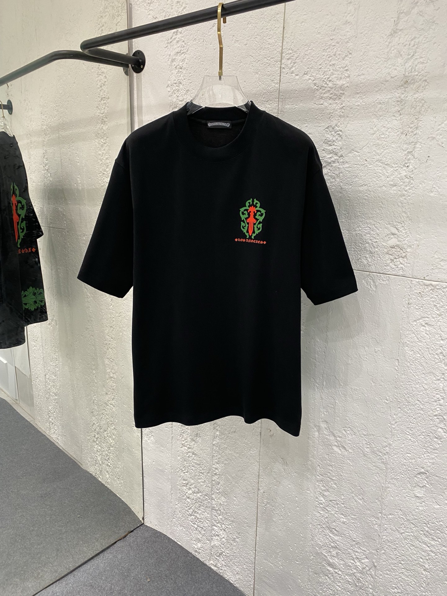 【ストリート感抜群】Chrome Hearts/クロムハーツ 2026夏限定 クロスデザイン半袖Tシャツ ブラック/ホワイト HT-26S08