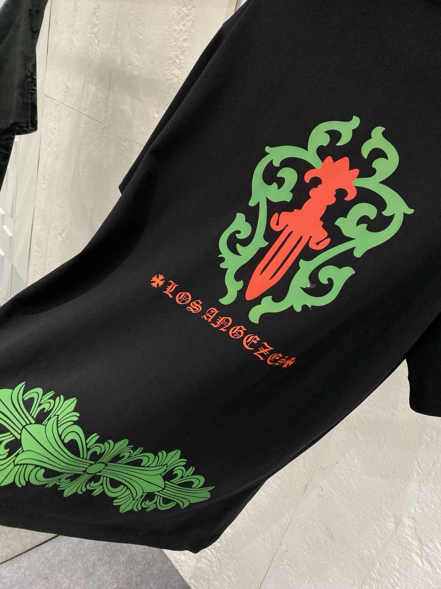 【ストリート感抜群】Chrome Hearts/クロムハーツ 2026夏限定 クロスデザイン半袖Tシャツ ブラック/ホワイト HT-26S08