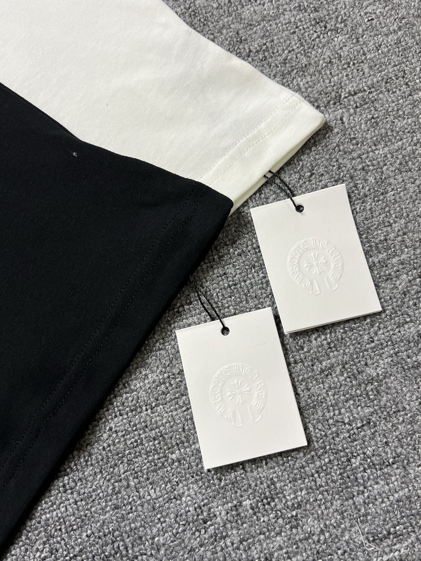 【今季注目】Chrome Hearts/クロムハーツ 2026夏新作 半袖 Tシャツ ブラック/ホワイト HT-26S22