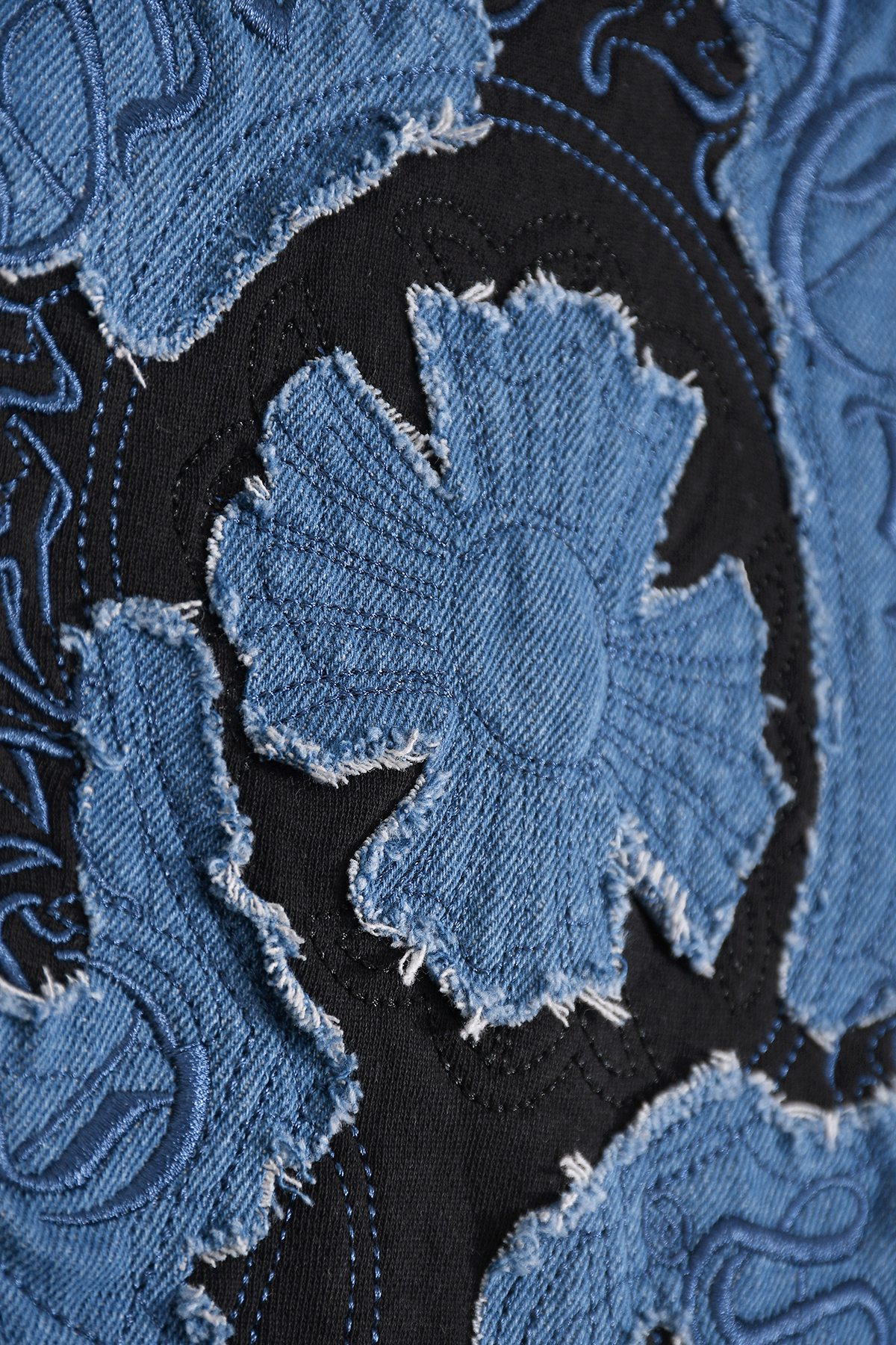 Chrome Hearts ロゴ刺繍プルオーバーパーカー