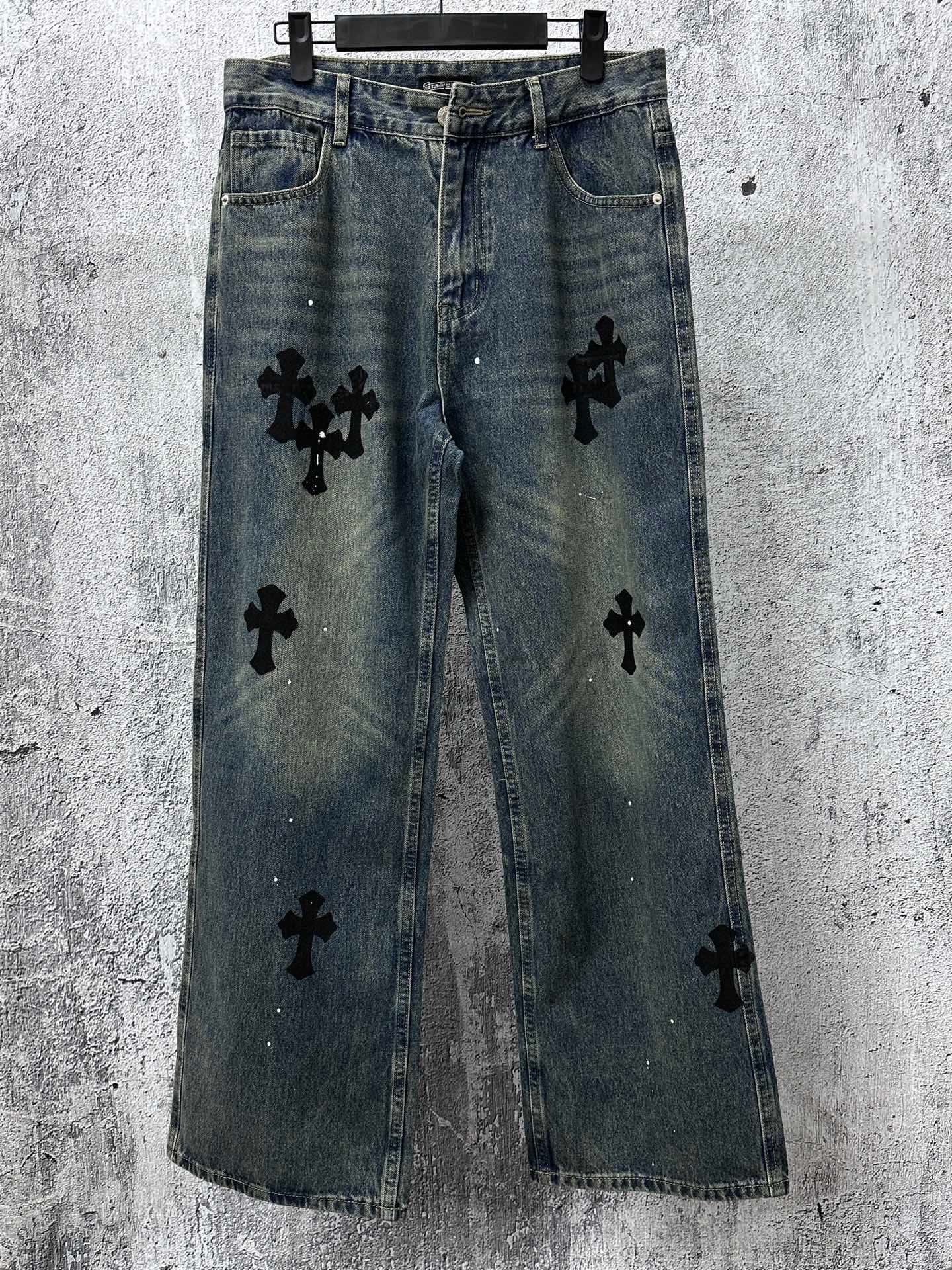 クロムハーツ クロスパッチ デニムパンツ｜レザークロスパッチ ジーンズ メンズ