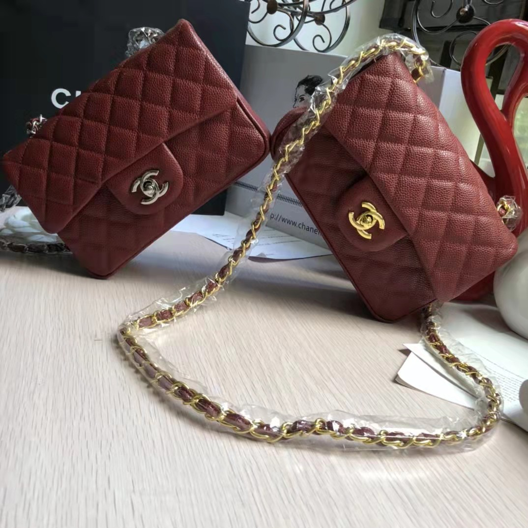 CHANEL シャネル 1116キャビア牛の皮です 銀鎖です