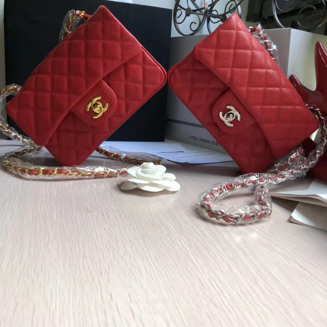 CHANEL シャネル 1116キャビア牛の皮です 銀鎖です