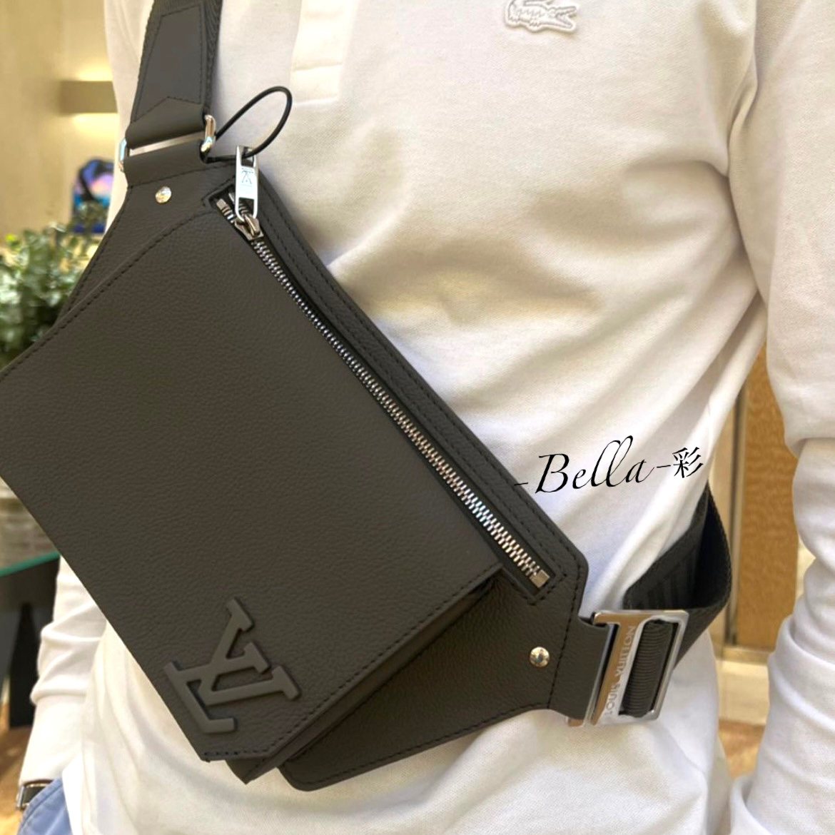 【Louis Vuitton】バムバッグ NV グレインカーフ M57081