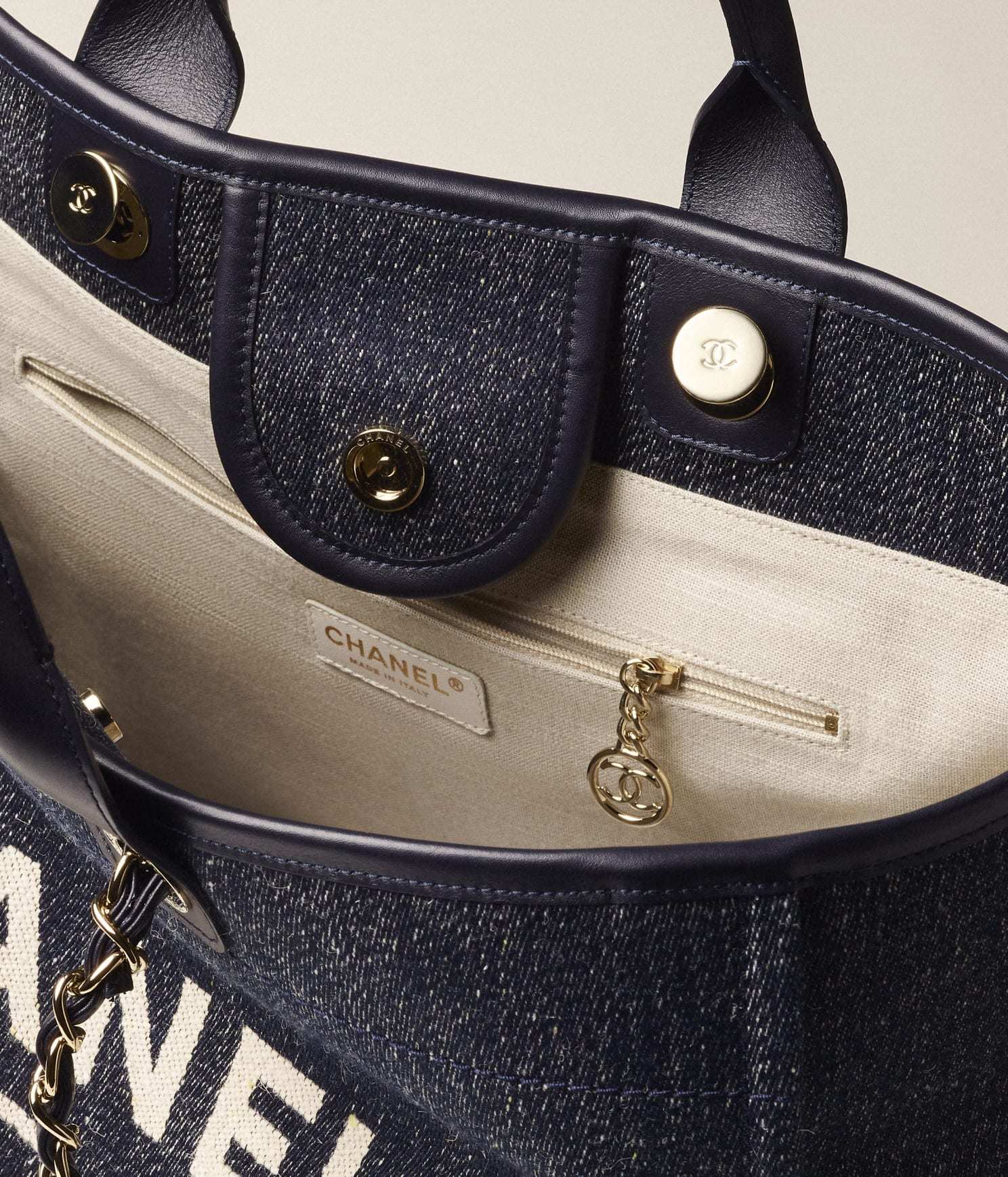 CHANEL シャネル 完璧な黒のバッグです