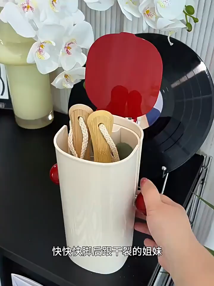 각질제거기 발 뒷꿈치 관리 가정용 풋케어 발바닥 굳은살 제거 방수 충전식 죽부인 발 각질 제거