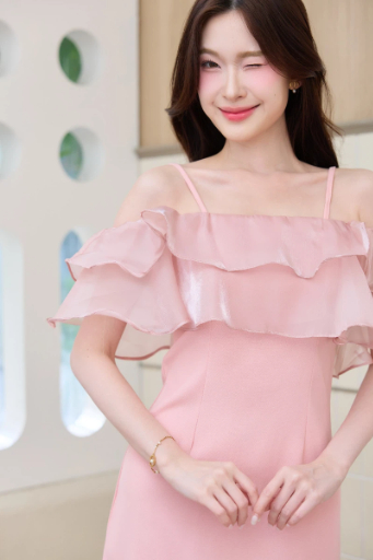 DS0145# เดรสงานแต่ง มินิเดรสผ้าสูท (ผ้าไม่ยืด) แต่งระบายผ้าแก้วสวยๆ สายเดี่ยว ทรงสวยเข้ารูป ใส่ออกงานได้ น่ารักมากๆ