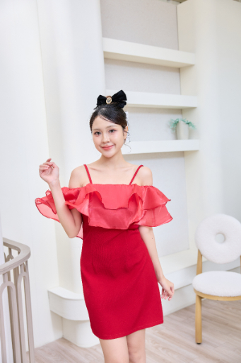 DS0145# เดรสงานแต่ง มินิเดรสผ้าสูท (ผ้าไม่ยืด) แต่งระบายผ้าแก้วสวยๆ สายเดี่ยว ทรงสวยเข้ารูป ใส่ออกงานได้ น่ารักมากๆ