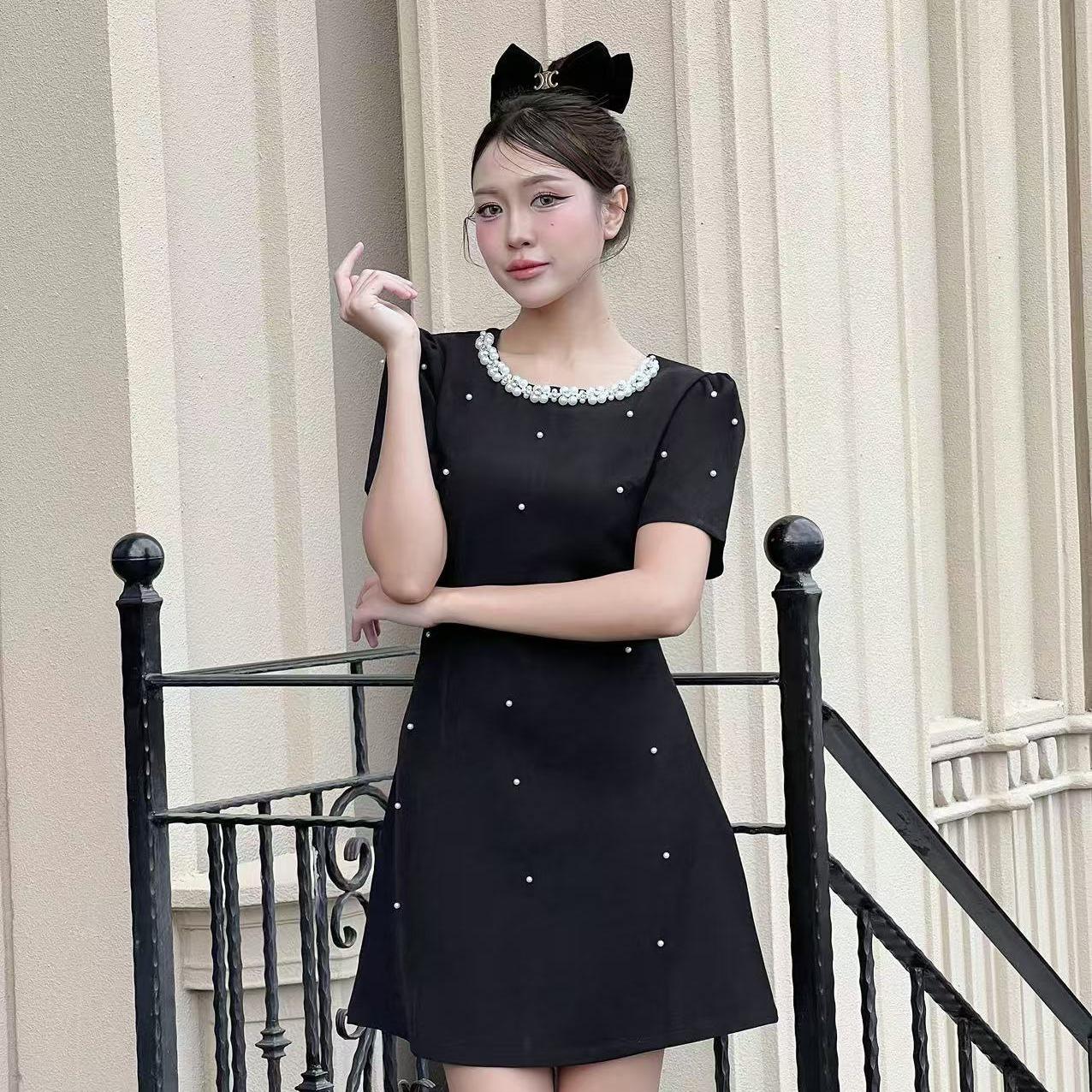 【Karlyn】FZ-CC-H16# เดรสผ้าสูทผ้าไม่ยืด)แขนสั้น งานปั้มหมุดมุก เรียบหรูดูแพงใส่ออกงานหรือใส่ทำงานก็ดูดี