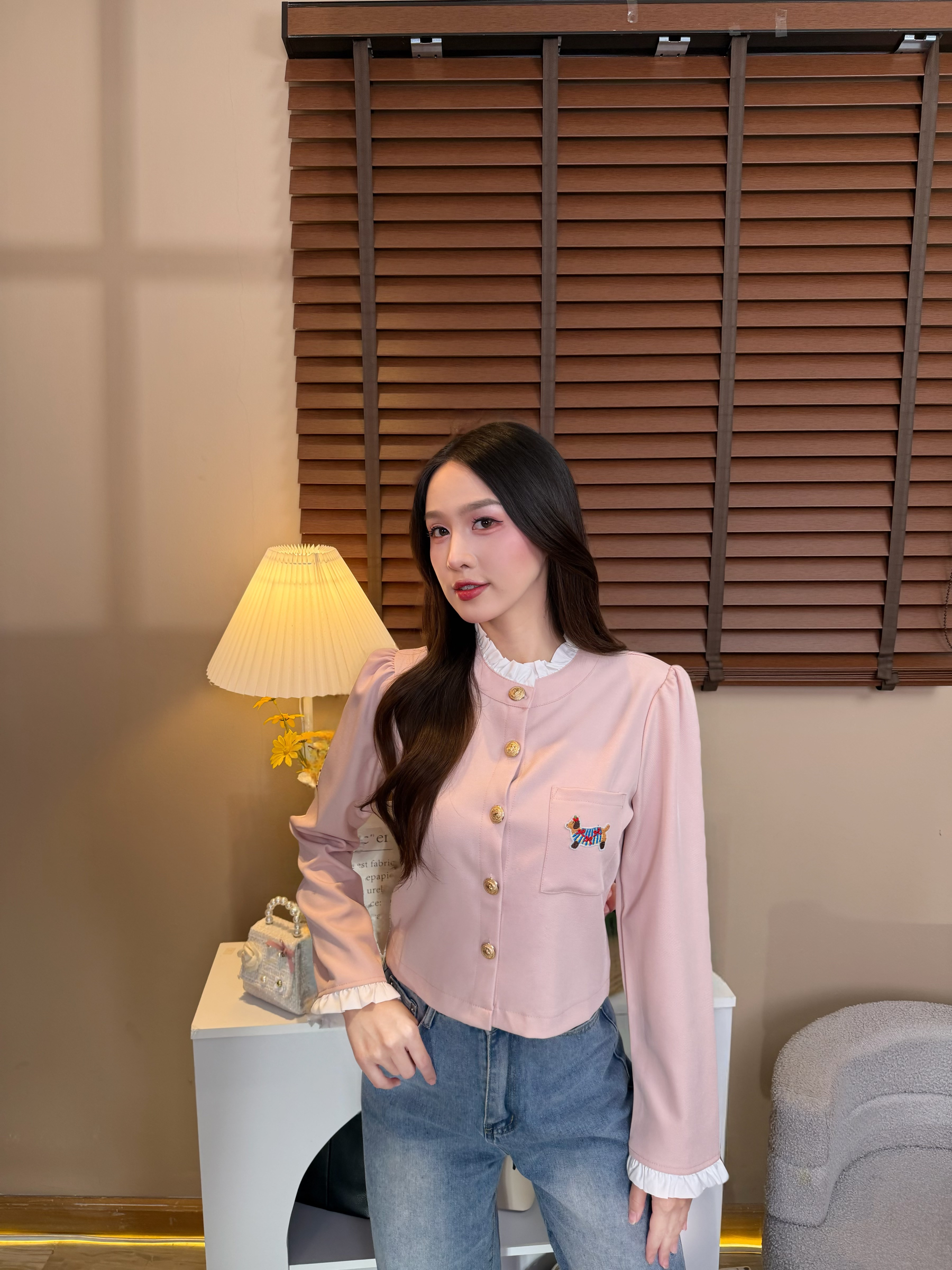 FZ-CC-I32# เสื้อคลุมผ้าสูท(ผ้าไม่ยืด อกใหญ่) คอกลม แต่งระบาย กระดุมใช้งานได้จริง ปักลายน้องหมา  น่ารักมาก