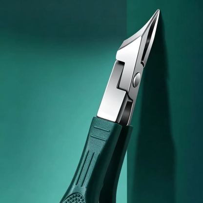 Beveled anti-splash nail groove special nail clipper set