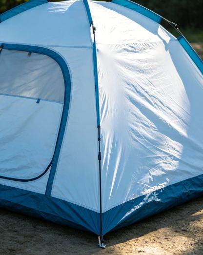 "Heavy rain doesn't penetrate, bird droppings don't stick"—one spray and your tent lasts 10 more yea