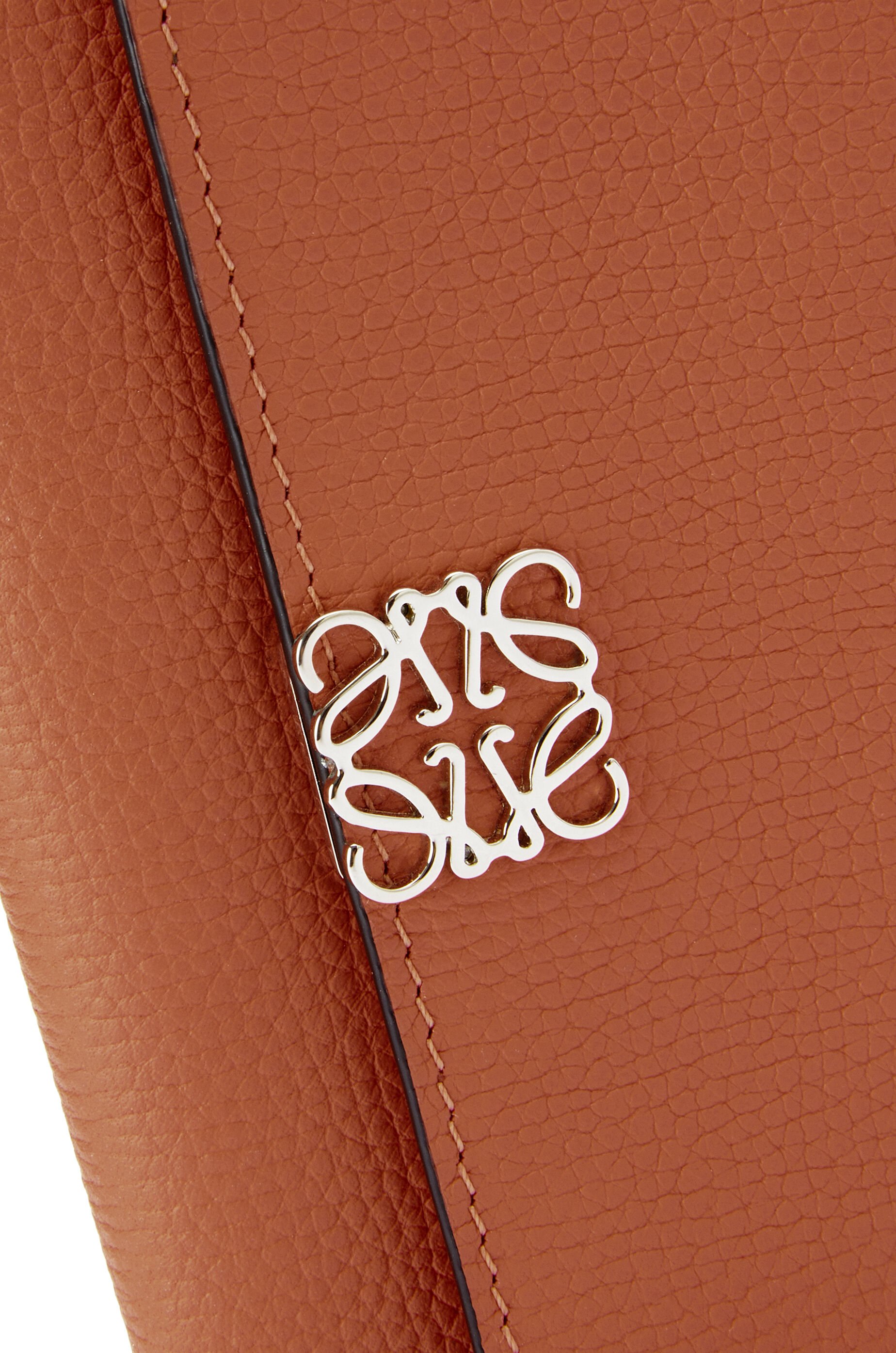 アナグラム バーティカル ウォレット スモール（ペブルグレインカーフ）