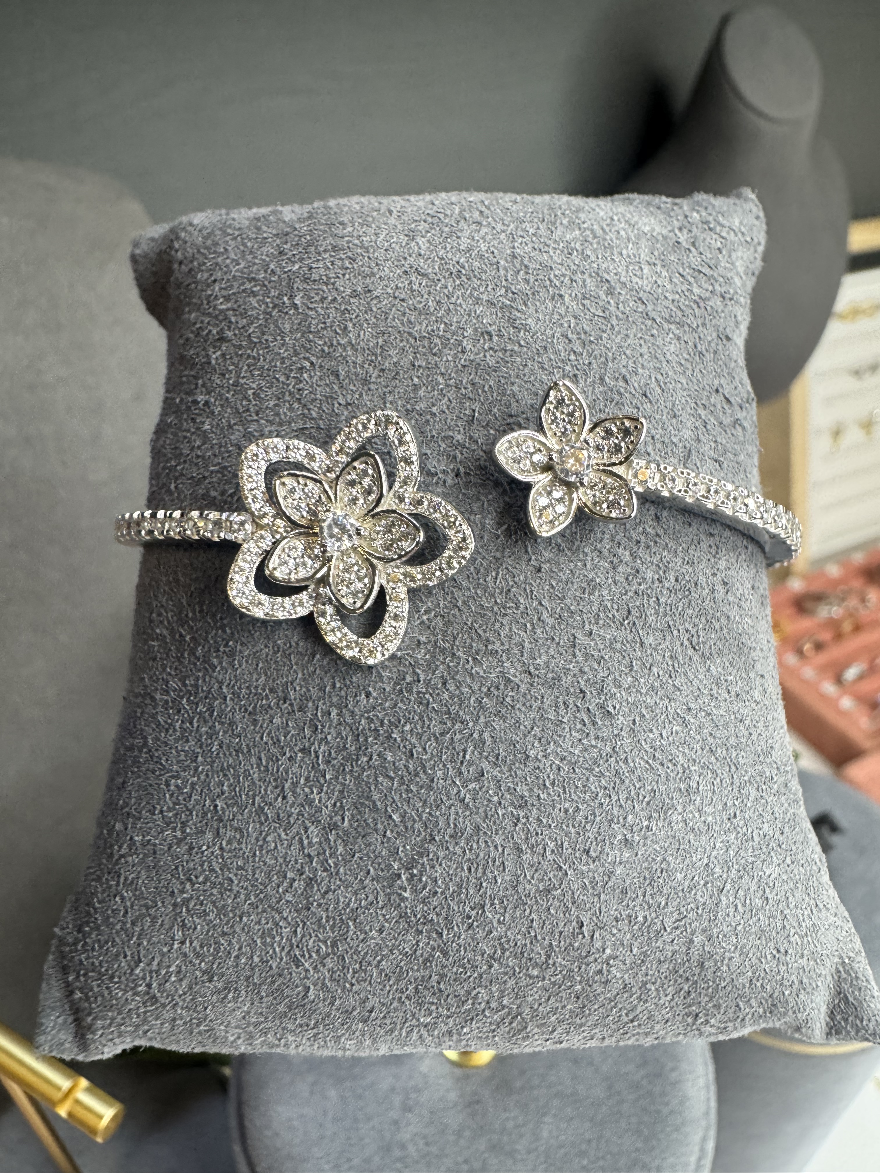 B28 DUO FLOWER  WG BANGLE FREESIZE