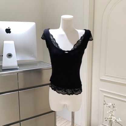 Secretly Alluring Lace Patchwork Pure Desire Short Sleeve T-Shirt for Women, Slim Fit, Slimming Top for Spring and Summer