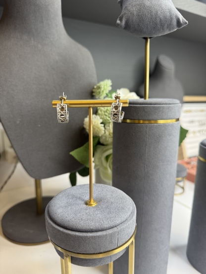 E14 WG NET CURVE EARSTUD