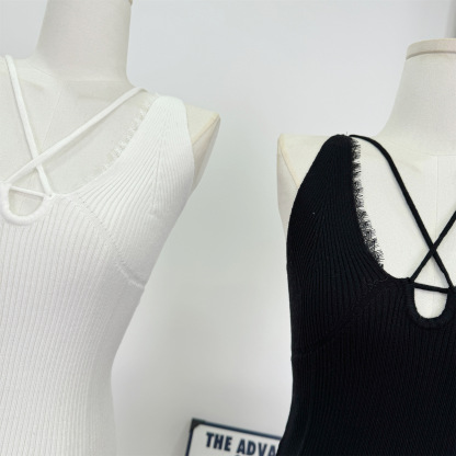 C21 Sultry figure, black and white two-tone textured V-neck slimming versatile cross halter neck camisole for women