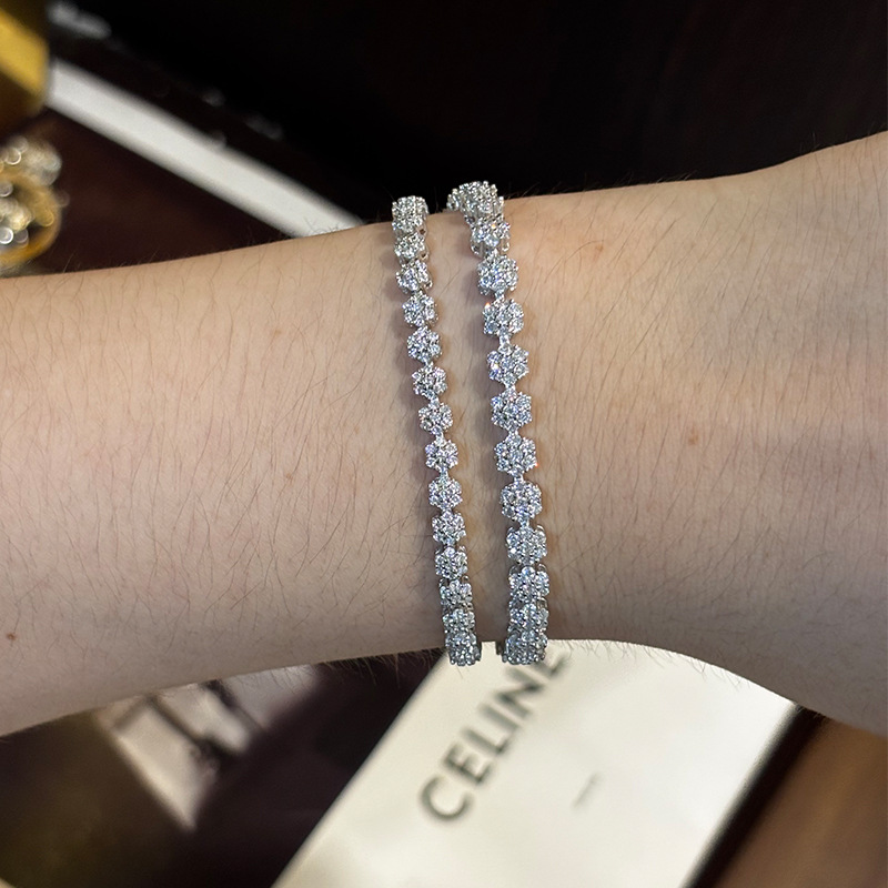 Small Plum Blossom Moissanite Bracelet for Women, Light Luxury Niche 925 Silver, Passes Diamond Tester, Gift for Girlfriend or Best Friend for Graduation