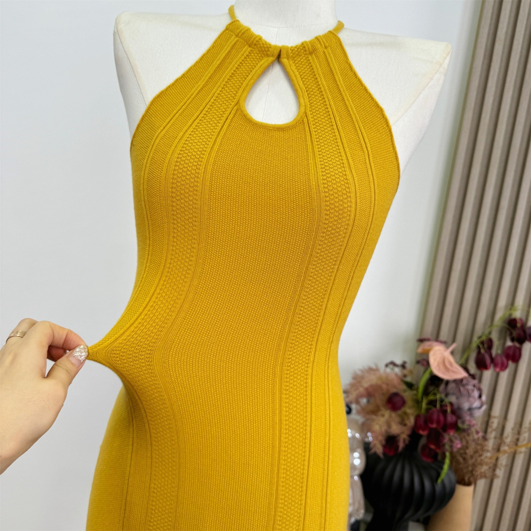 C83 BODYCON SLEEVELESS SHORT DRESS YELLOW