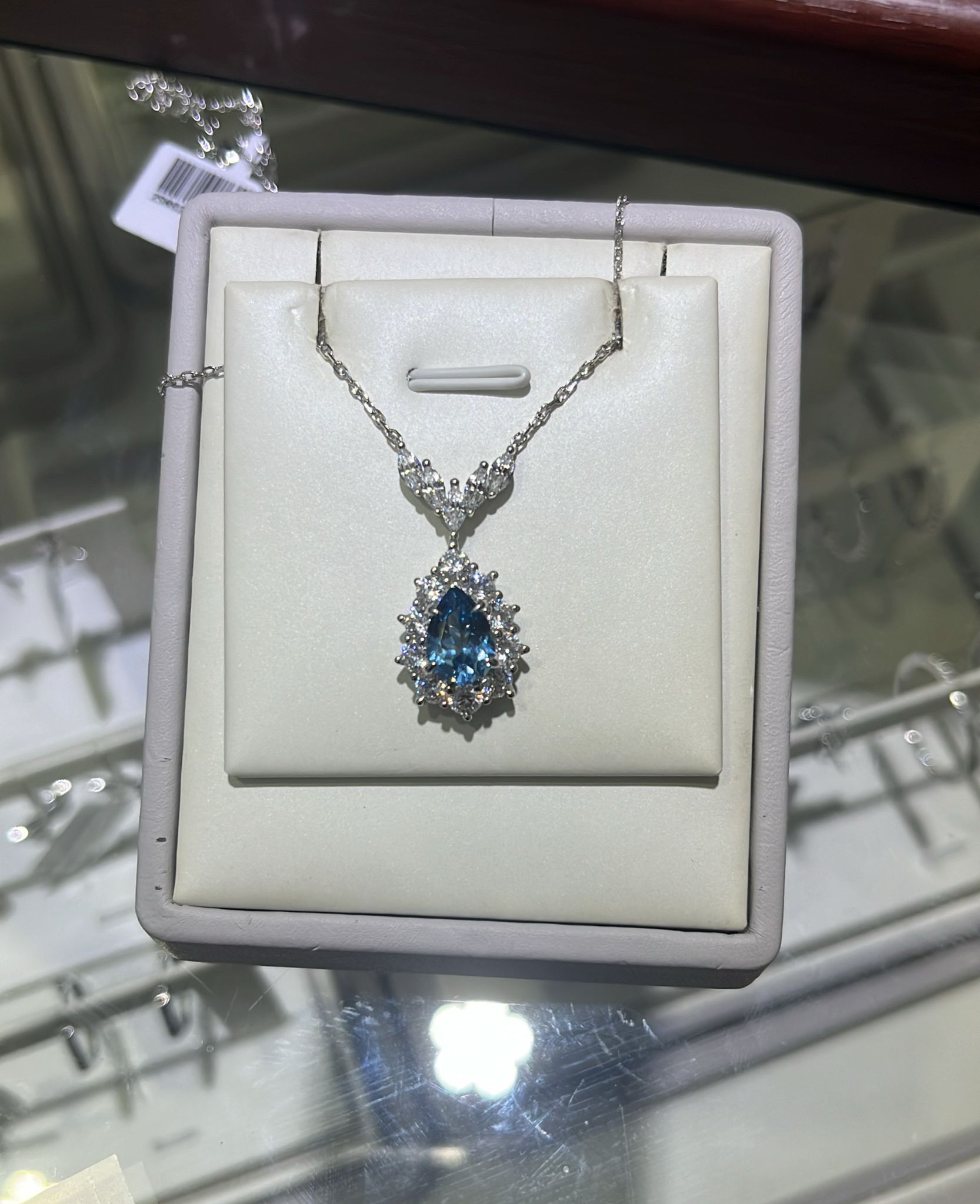 H57 3CT LABGROWN TEARDROP LAKEBLUE SURR MOS DIA NECKLACE