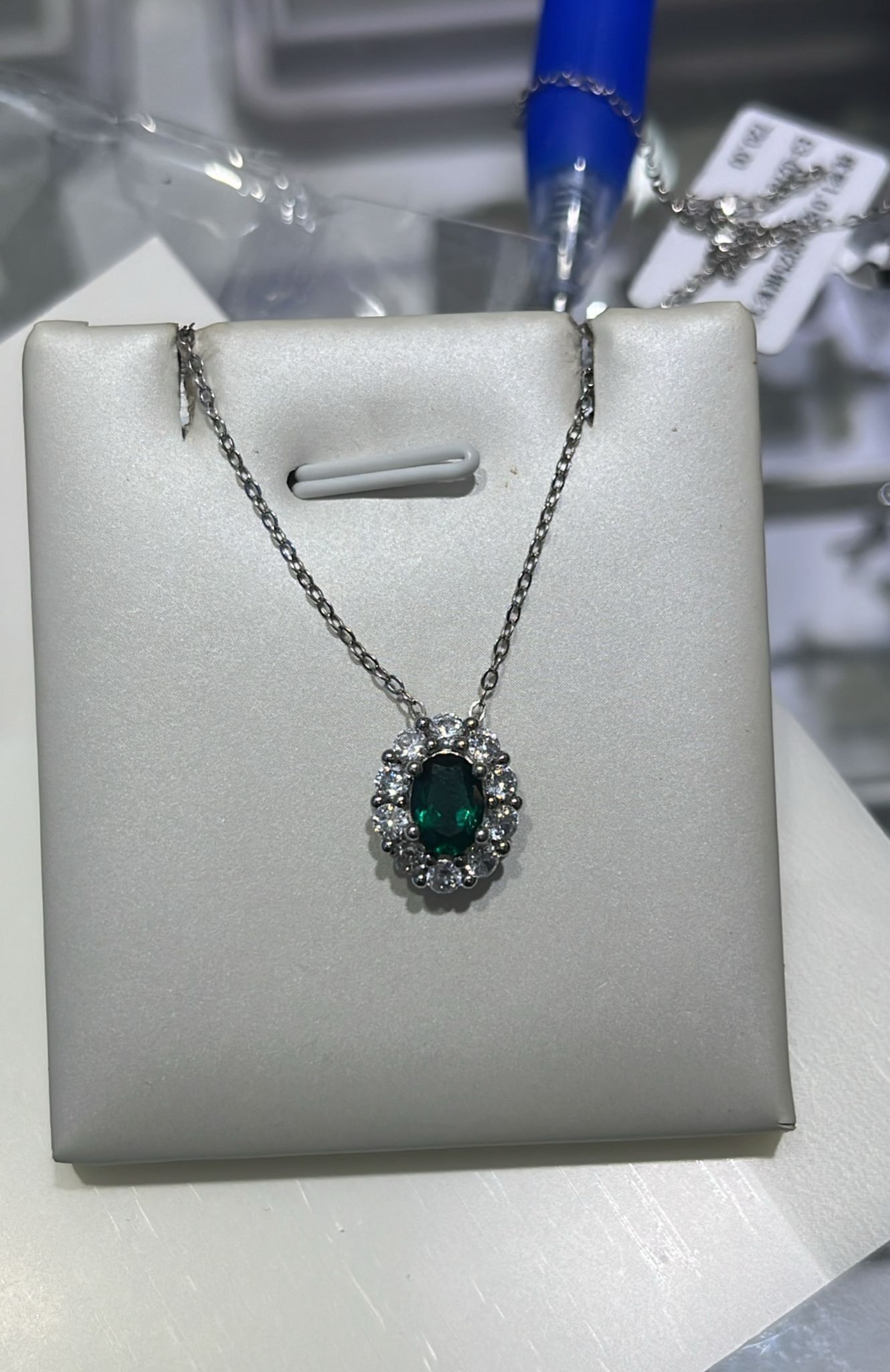 H66 LABGROWN SWANEGG EMERALD NECKLACE