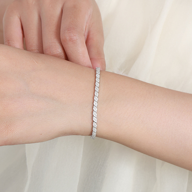 Moissanite prismatic bracelet for women, made of sterling silver, with a niche design, fully encrusted with diamonds, simple and versatile, eye-catching and sparkling, cross-border jewelry