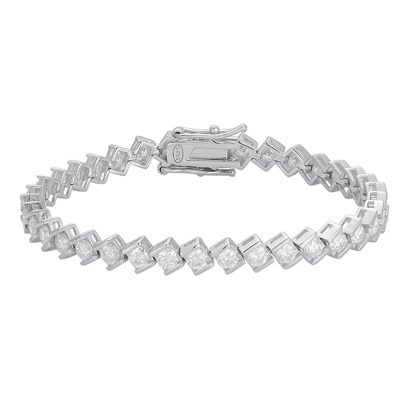 Shining Versatile Lucky Four-Leaf Clover Moissanite Bracelet for Women, Prismatic and Round, Pure Silver, Niche Design, Light Luxury, Full of Diamonds