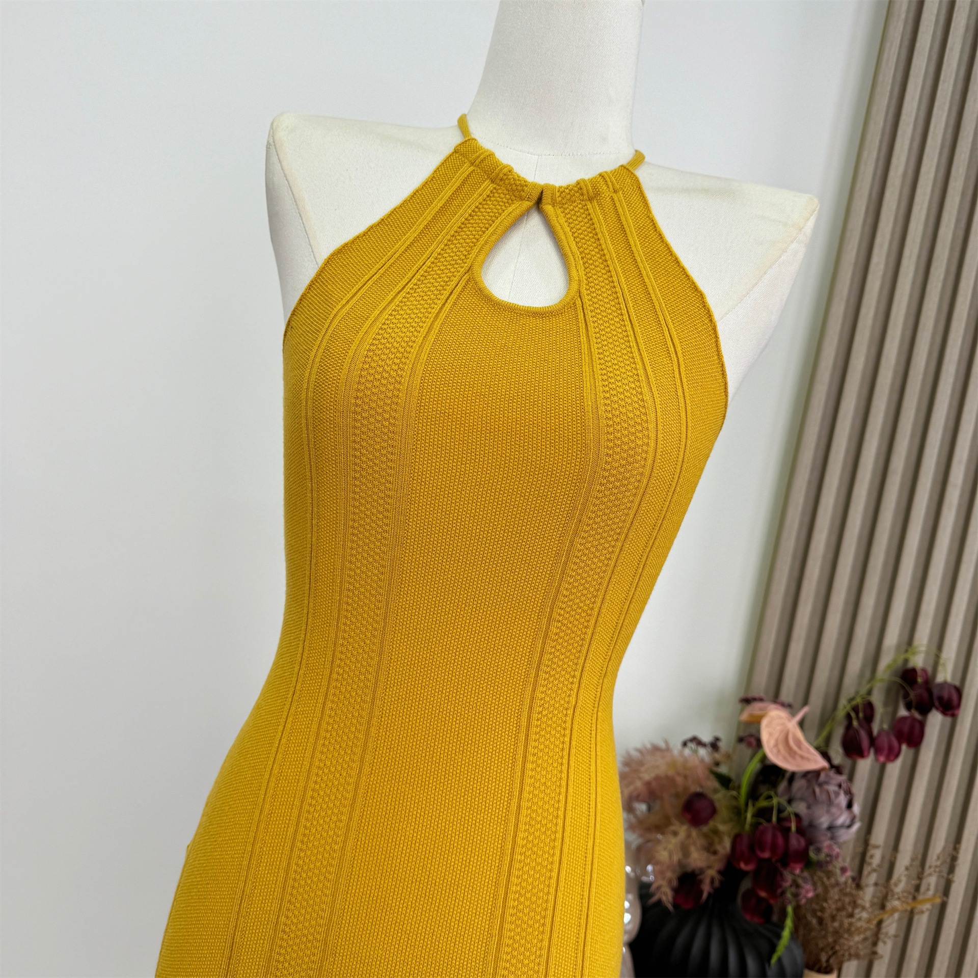 C83 BODYCON SLEEVELESS SHORT DRESS YELLOW