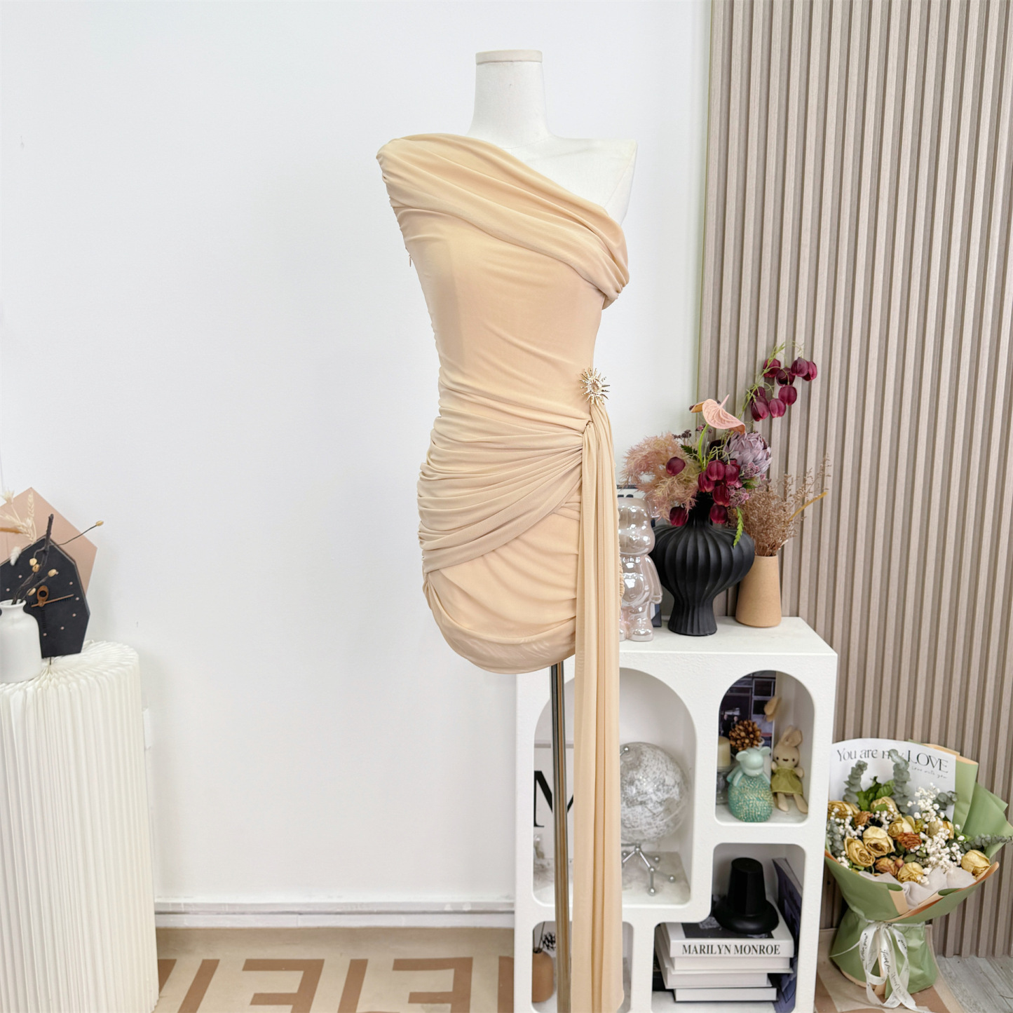 Purely alluring spring-summer off-shoulder pleated waist-slimming bodycon dress with ribbons