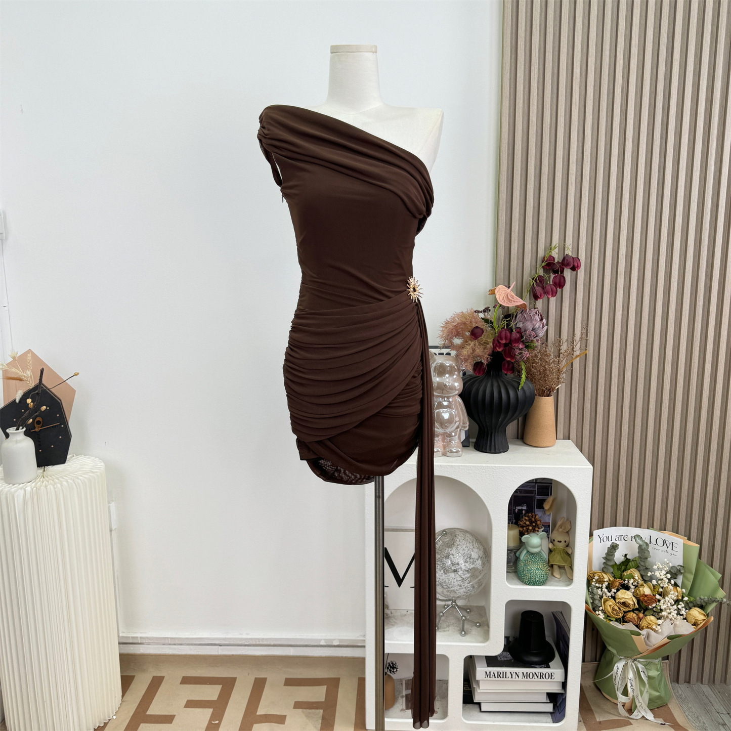 Purely alluring spring-summer off-shoulder pleated waist-slimming bodycon dress with ribbons