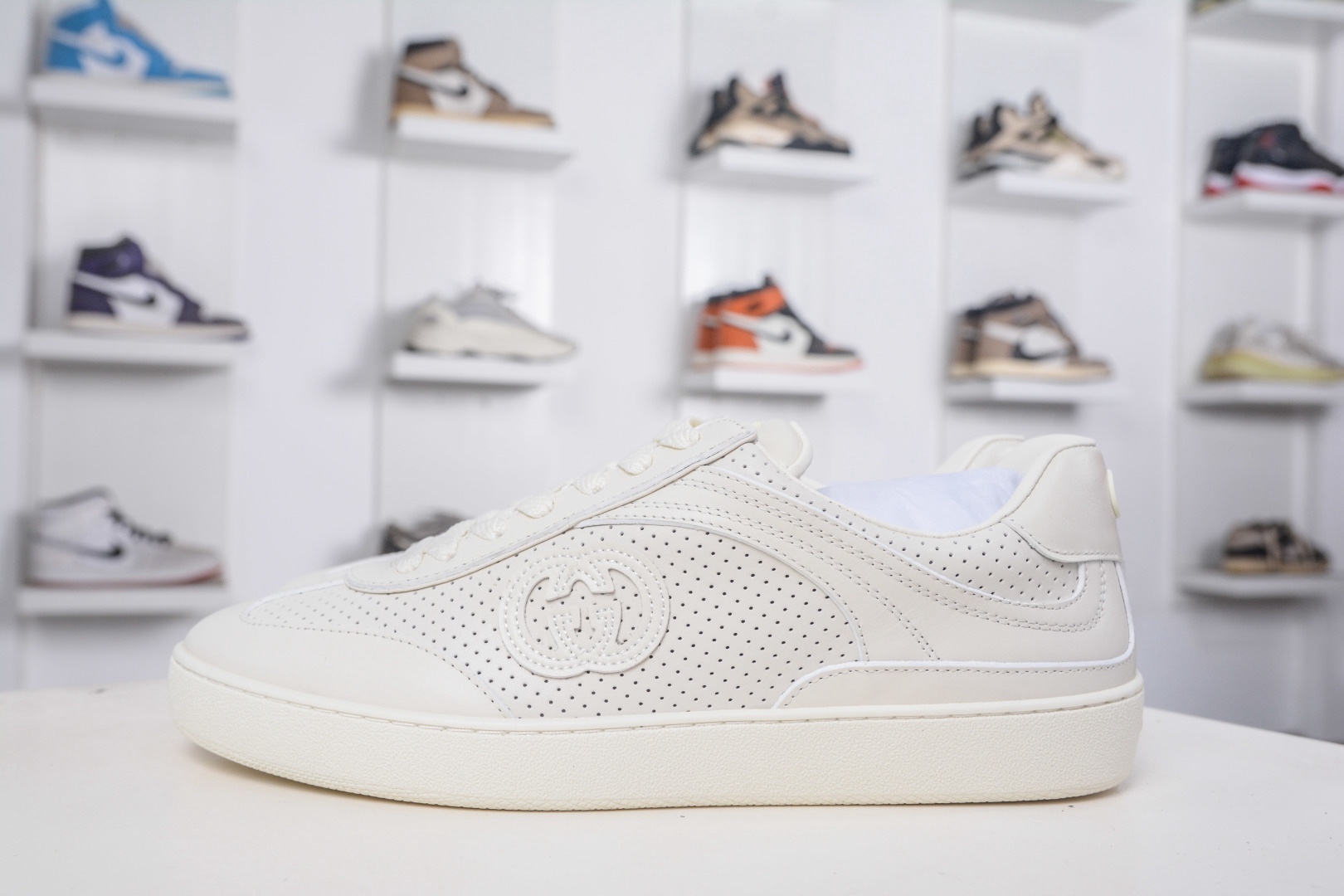 Gucci 古馳G75 圓頭系帶運動鞋 
尺碼：35 36 37 38 39 40 41 42 43 44 45 46