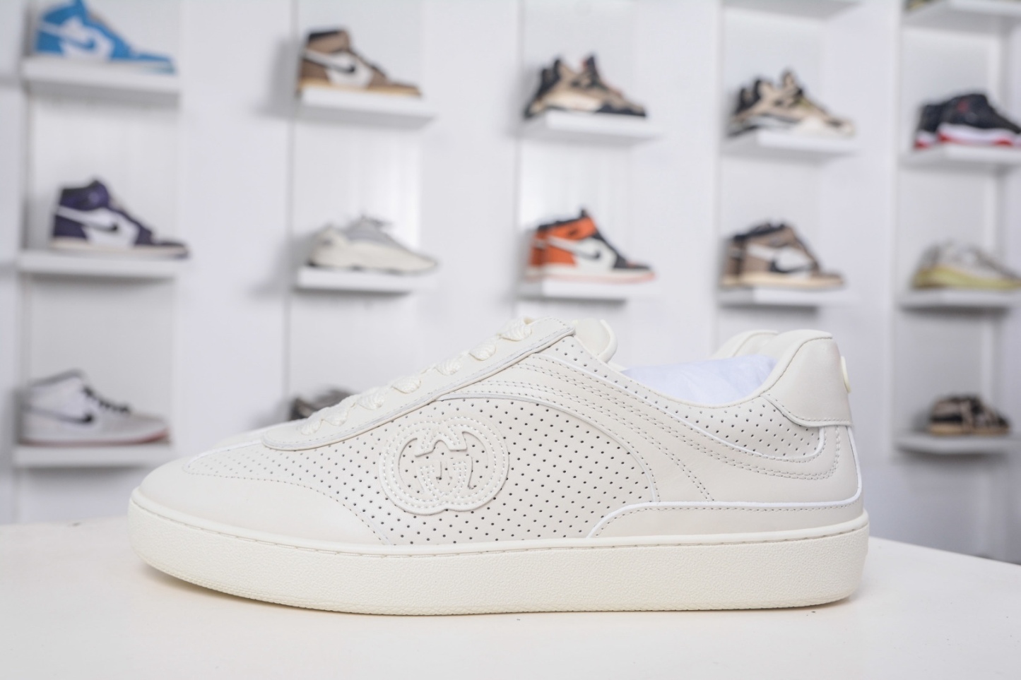 Gucci 古馳G75 圓頭系帶運動鞋 
尺碼：35 36 37 38 39 40 41 42 43 44 45 46