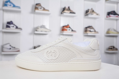 Gucci 古馳G75 圓頭系帶運動鞋 
尺碼：35 36 37 38 39 40 41 42 43 44 45 46
