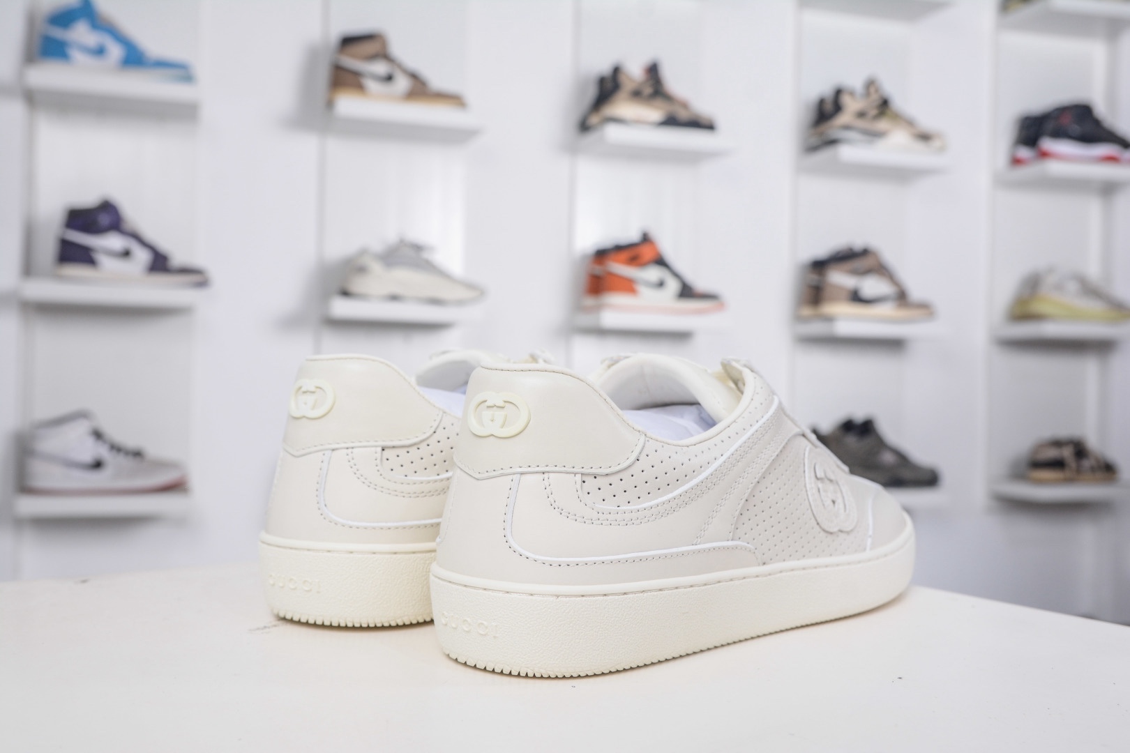 Gucci 古馳G75 圓頭系帶運動鞋 
尺碼：35 36 37 38 39 40 41 42 43 44 45 46