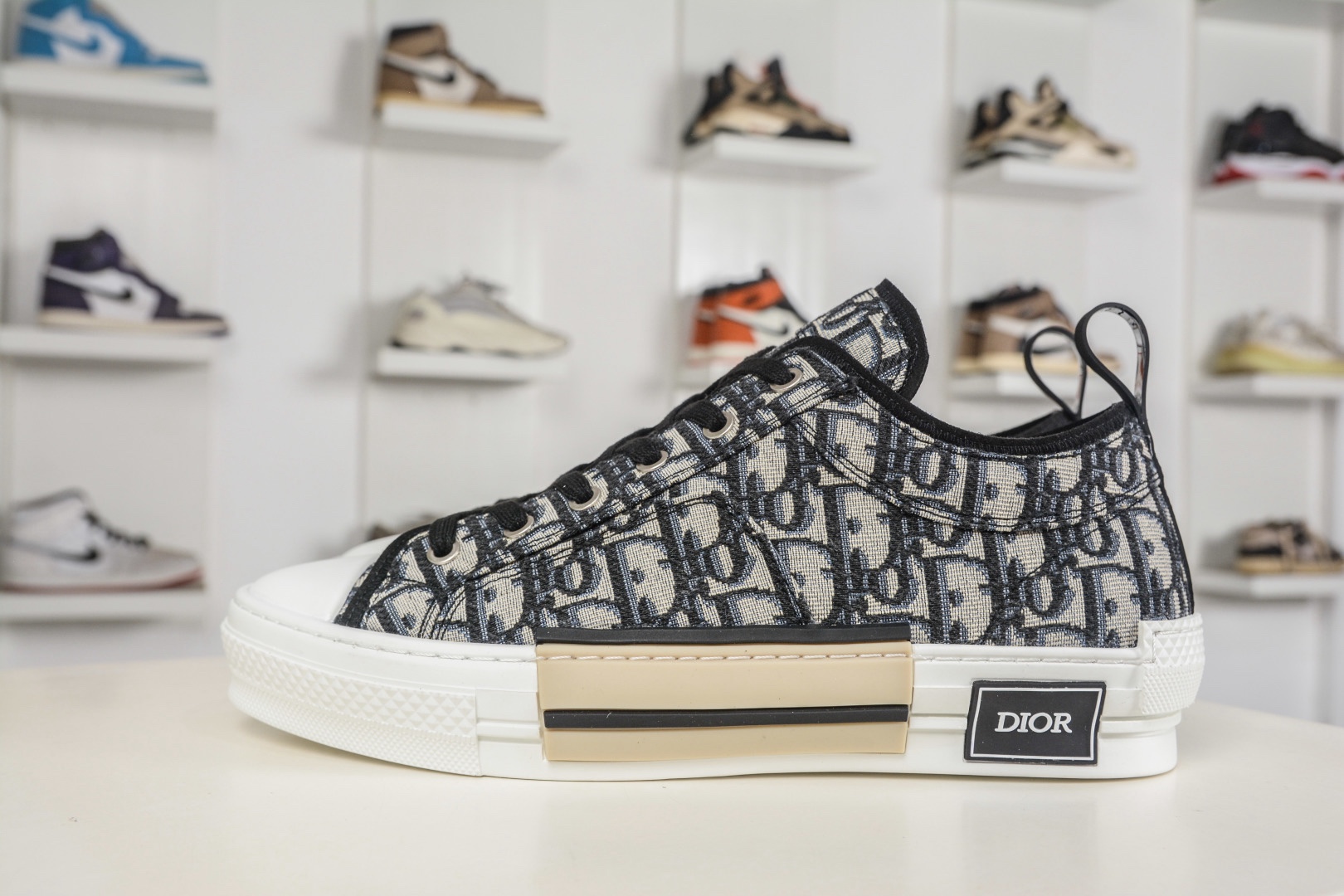 Dior B23 迪奧“CD重影”系列
貨號: 3SN272ZIR16536
尺碼：38 39 40 41 42 43 44 45