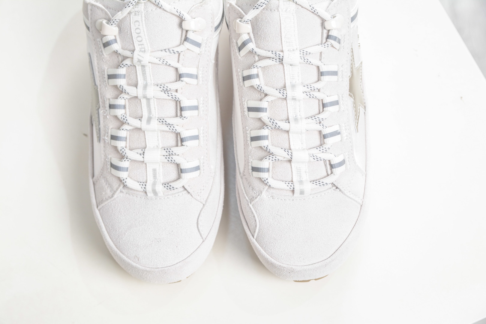 Golden Goose Super-Star 厚底抽繩休閒時尚復古做舊星星板鞋 
Size：35 36 37 38 39 40