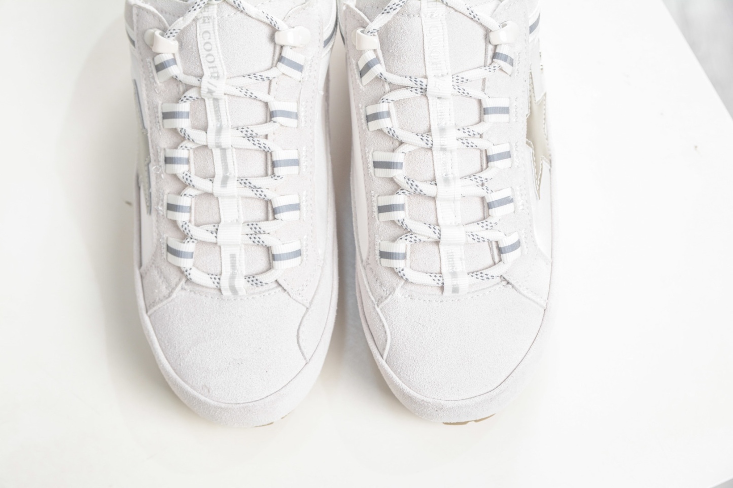 Golden Goose Super-Star 厚底抽繩休閒時尚復古做舊星星板鞋 
Size：35 36 37 38 39 40