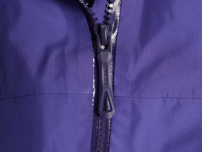 🔝Kailas 凱樂石· MONT X- LT  輕量化衝鋒衣外套

戶外與日常的理想之選，為你帶來極致體驗：

• 超輕量設計：M碼僅重284g，全衣重量減輕54%，極致輕量，穿上宛如無物，長時間徒步、攀爬毫無負擔。收納後體積小巧，如同一瓶礦泉水大小，輕鬆塞於背包一角，不佔空間。

• 卓越面料性能：採用40D GORE - TEX 3L面料，防水指數高達20,000mmH₂O以上，能抵御暴雨侵襲，在雨中行走也可保持身體乾爽。防風性能出色，可有效阻擋狂風。透氣指數達10,000g/m²/2