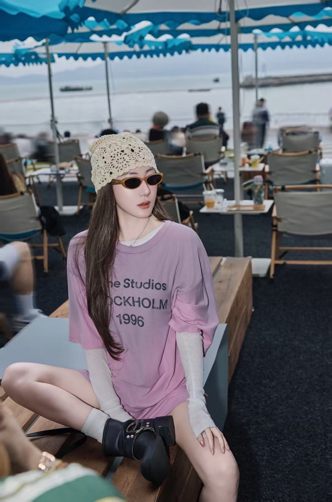 🔝Acne Studios 26SS 1996字母印花短袖T恤
面料是定制定染的32支220g原版雙紗棉，胚布經過高盂環保染色，裁大貨前還要進行高溫環縮水，降低縮水率的同時使得手感更柔軟舒適，印花方面必須五層膠漿，第一遍必須為進口打底漿，填平布料上極為細小的線洞，再由高溫床烤乾再劇頗色，採用油墨因熱平網印花，一共刷五層，每一層間隔為時間為30分鐘，才能保證出來的成品保持原版的質感，全套開發輔料
尺碼：S-XL