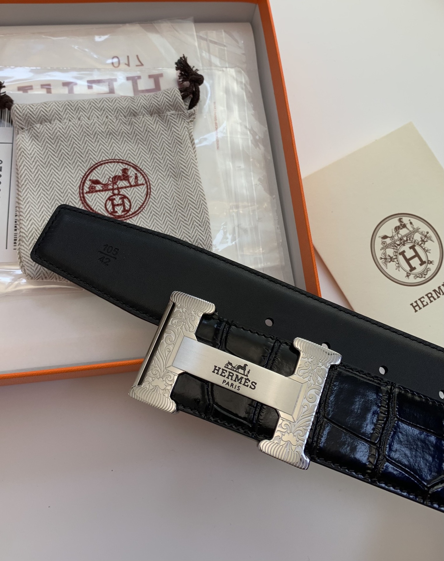 【H家】  原單專櫃款腰帶，進口鰐魚紋咖啡色 腰帶，內襯頭層小牛皮，寬度3.8cm，搭配專櫃新款鋼扣.工藝精湛、手感柔軟、細膩，高端定制，經典之作.