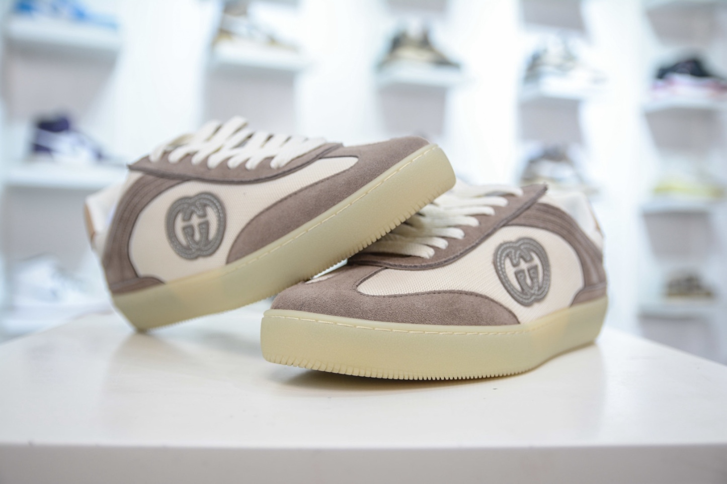 Gucci 古馳G75 圓頭系帶運動鞋
尺碼：35 36 37 38 39 40 41 42 43 44 45 46