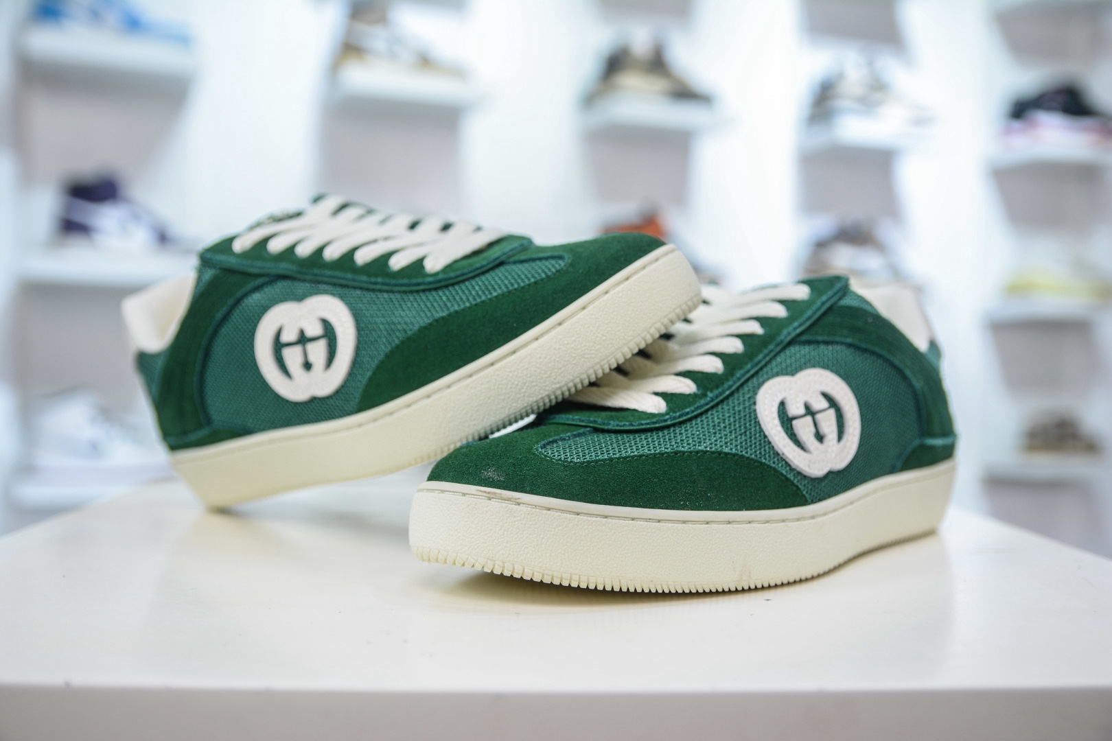 Gucci 古馳G75 圓頭系帶運動鞋 
尺碼：35 36 37 38 39 40 41 42 43 44 45 46
