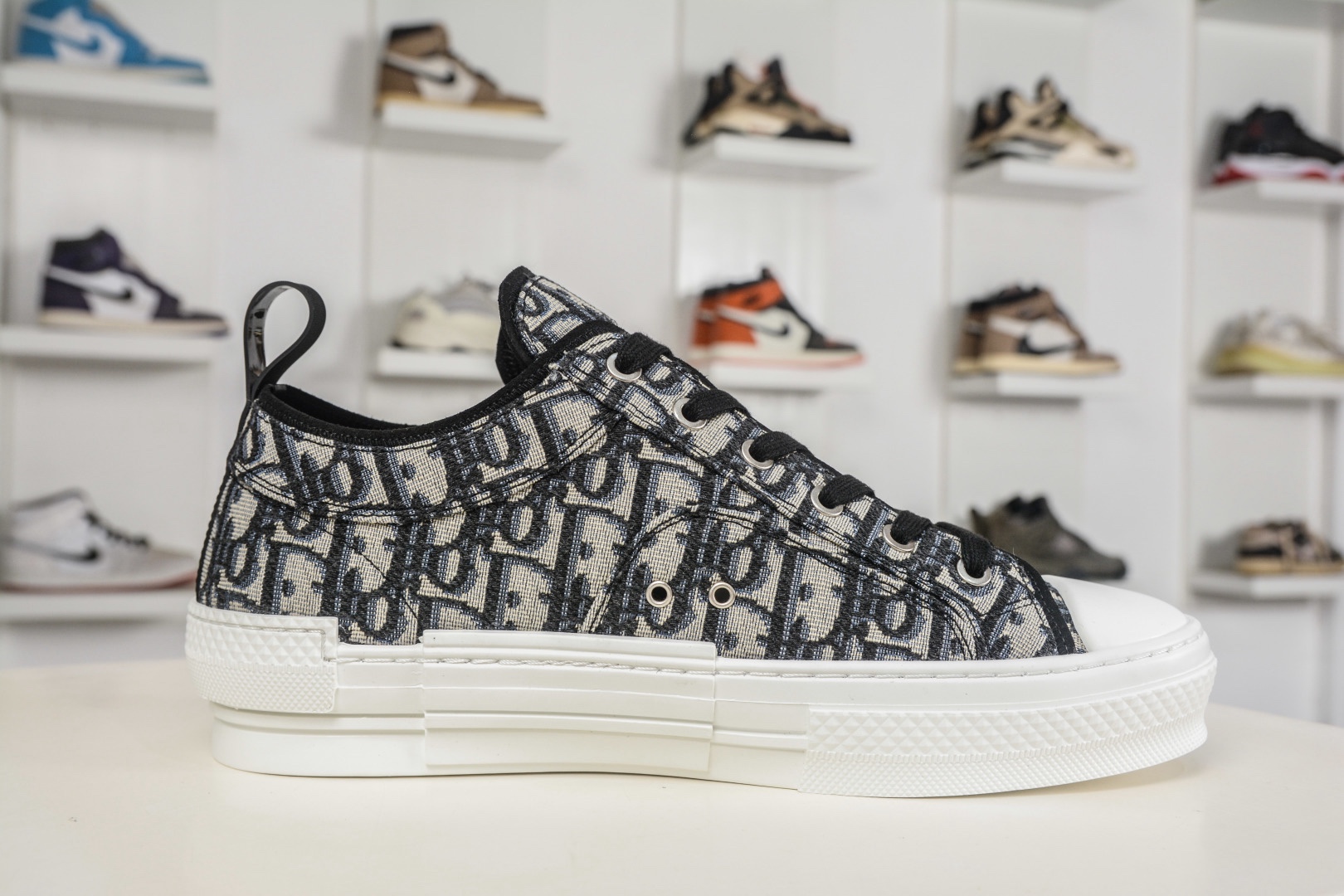 Dior B23 迪奧“CD重影”系列
貨號: 3SN272ZIR16536
尺碼：38 39 40 41 42 43 44 45