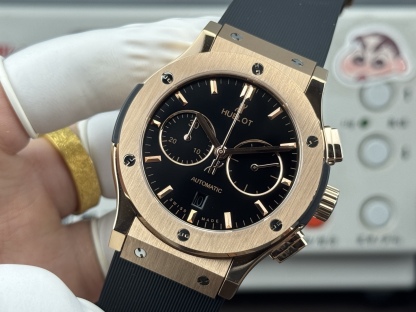 （实拍圖）升級版宇舶hublot恆寶表經典融合CLASSIC FUSION系列，直徑45mm，表殼316L精鋼，耐磨藍寶石玻璃，施華洛世奇鑽石鑲嵌，進口搭載進口7750多巧能計時機芯，還原原裝所有功能，在不同的時空共鳴，如繪畫，如音樂，如時計，獨一無二的HUBLOT最配獨一無二的他，經典融合計時腕表。