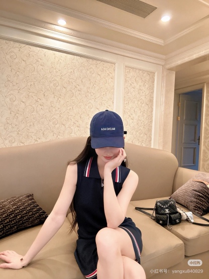 🔝THOM BROWNE TB 彩條翻領羊毛針織連衣裙
原版定制面料 輔料 
尺碼：1 2 3