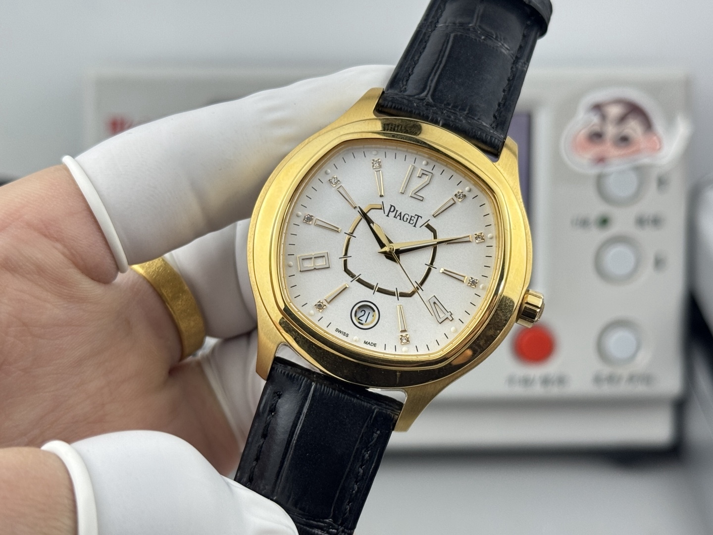 熱賣款🔥🔥🔥！方形殼—在推出新面孔—更別緻—更有型—經典
品牌：伯爵(方正卓絕 精緻之作）爆賣款🎉🎉🎉
類型：精緻款男士腕表（卓越）有轉必賣
錶帶：真牛皮&316L錶帶（舒適）大氣磅礡
機芯：超頂級機械2824機芯（穩定）
材料：礦物質超強鏡面（耐磨）
大氣風範 無限渴望 特別創意 載譽上市
尺寸：直徑42mm厚10mm榮譽
新款上市！歡迎轉載！