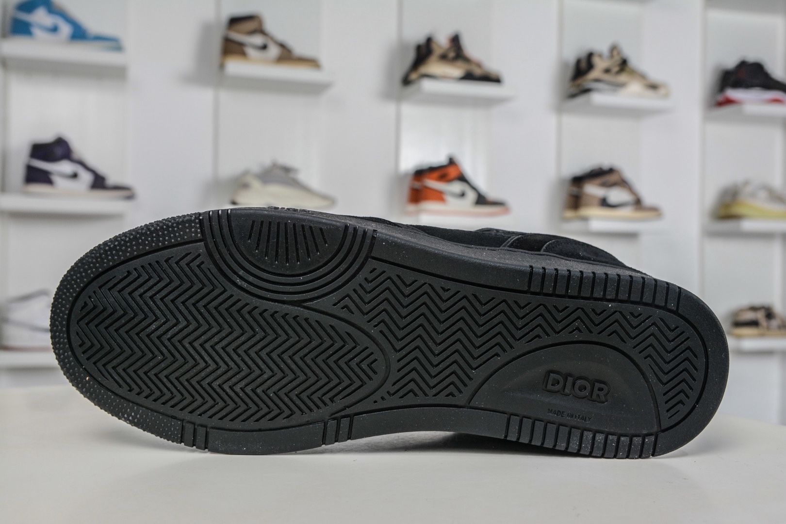 迪奧/Dior B27 Oblique Galaxy Low Top Sneakers B27系列低幫復古真皮百搭運動休閒板鞋 
貨號：3SN272ZIR16536
尺碼：38 39 40 41 42 43 44 45 46