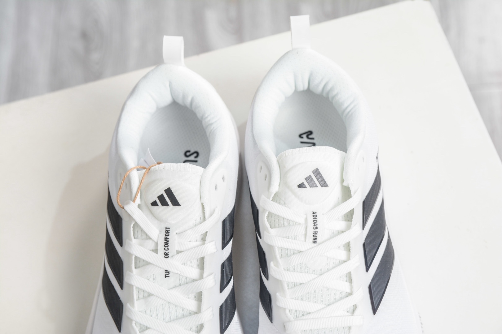 阿迪達斯 領航系列 Adidas Supernova EASE 2 W 馬拉松專業賽事休閒運動跑步鞋 
貨號: JQ4254
尺碼: 40 40.5 41 42 42.5 43 44 44.5 45